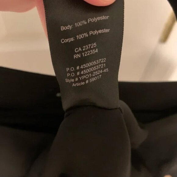 Artitzia Babaton Cropped V Neck Shirt | Black | XS - Picture 6 of 7